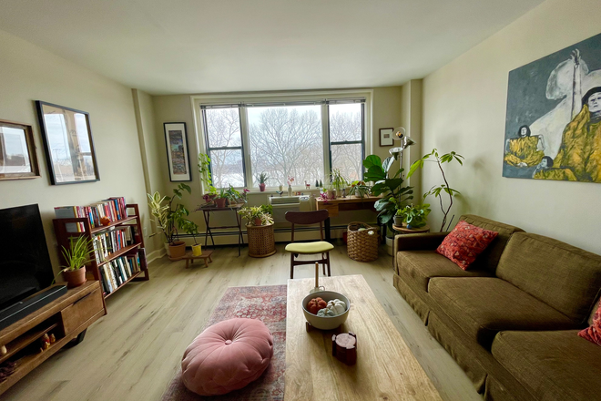 Living Room - Parkside Place Apartments
