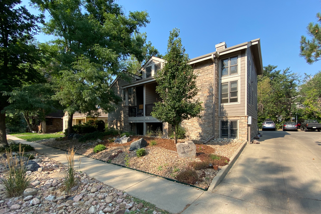 1 - AUGUST PRELEASING: 1725 18th St #4