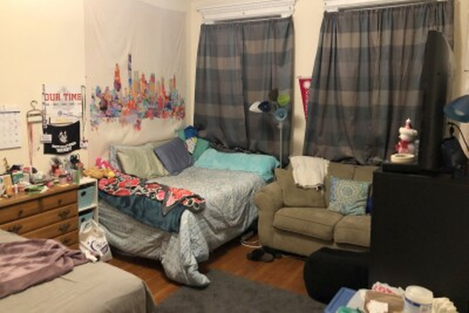 bedroom - Room Rental one room in 3 beds in Hemenway st walk to Campus No FEE