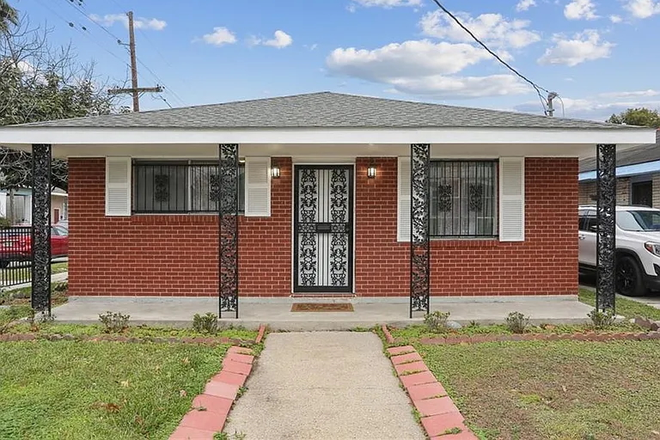 Street View - 3 Bed 2 Bath House minutes from campus