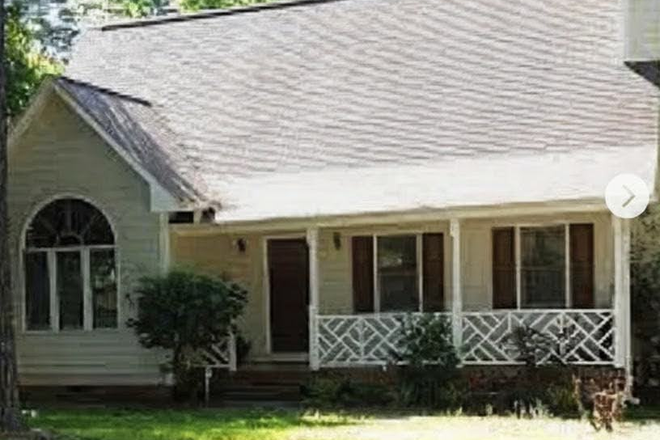 front - Durham Forest Hills/Rockwd Park: CUTE, fireplace, pets, fenced yard, vaulted ceilings