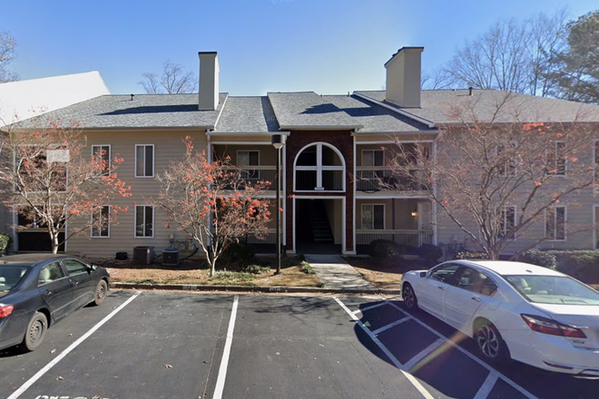 External view - Entire 2bd/2ba condo - walking distance to Emory, CDC, publix, restaurants, and other shopping