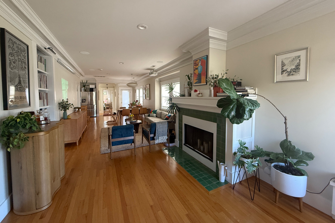 Living - Artsy family home in North Oakland heavily discounted for Catsit