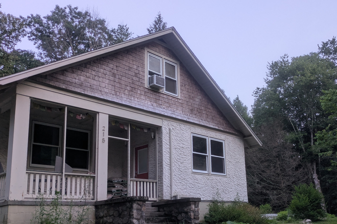 Front of house - Sweet Home in the Woods
