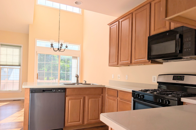 Kitchen - A sun-filled end-unit townhome in Princeton