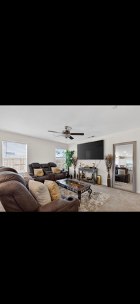 Living Room - Rooms For Rent House