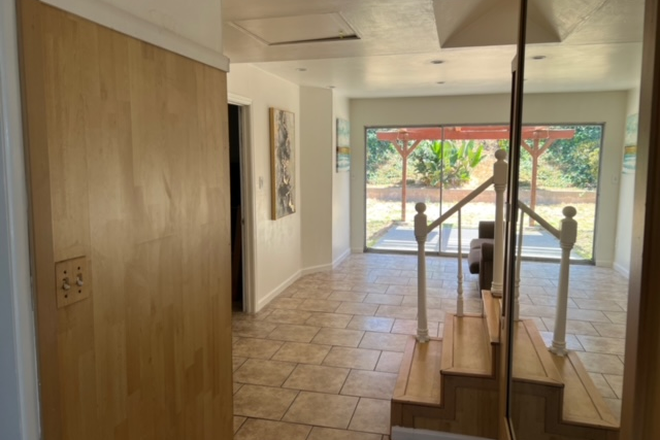 entrance - Spacious 5BR/3BA Plus Office Home Near UCSD-Ideal for UCSD Students &International Students