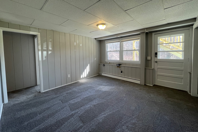 living room - Lease Takeover - Maplewood Apartments