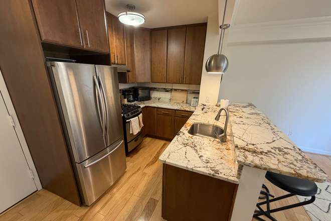 Kitchen - Claridge House Cooperative - 1 bed 1 bath - 950 25th St NW 116N