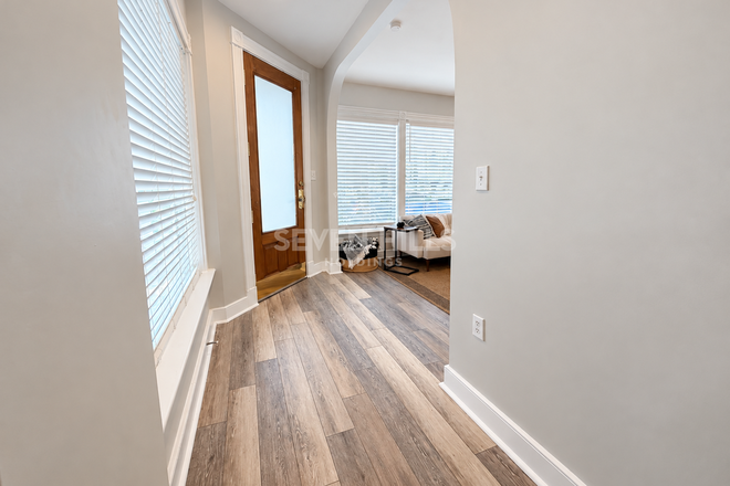 Entryway - Bedroom for rent close to VCU! Duplex