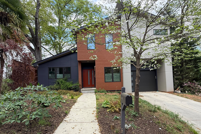 Front of house including driveway - Short-term furnished rental/sublet in City of Decatur