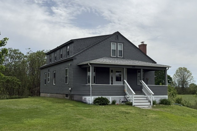 Exterior front - 200 Sunderland-4BR 1.5BTH (Mill District)FIRST MONTH'S RENT FREE MENTION THIS AD AND SIGN BEFORE