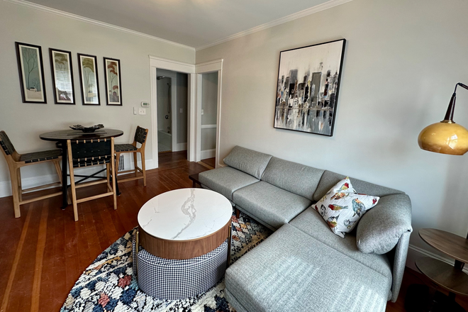 Combined living/dining space - Eastside Den