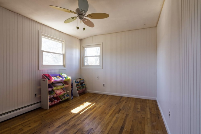 Bedroom - 1 Bedroom with private bathroom and private common space