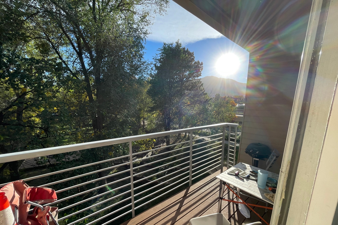 Deck with view - The Gaslamp Apartments