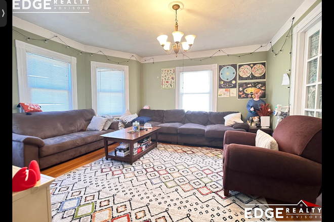 Living room - Roommates wanted near Oak Square— Free Parking Apartments