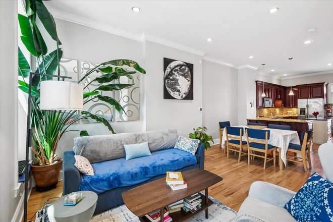 Open Living/Kitchen - Spacious 4-Bedroom Townhome | Steps to UIC & the Illinois Medical District