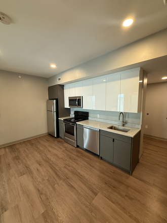 . - Renovated 2-Bed at 100 Hemenway. No Broker Fee. Available 8/20/26 Apartments