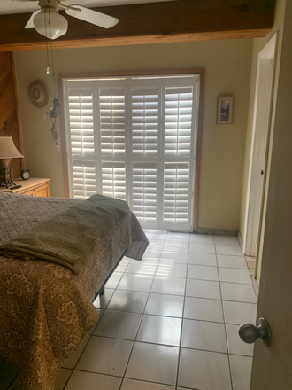bedroom - Unoccupied Single family home with pool close to campus