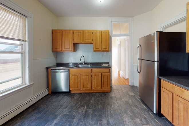 Kitchen - Modern 6 Bed 2 Bath on Sunset Street!!