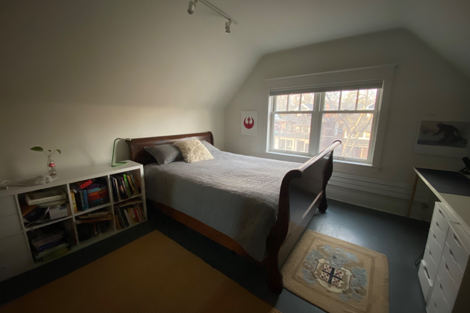 Bedroom - Large furnished room – West Toronto (Near Dundas West Station)! 🏡