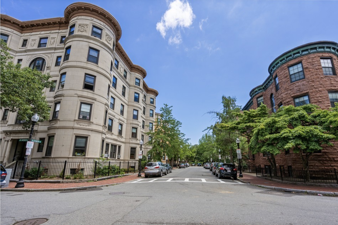 Building view - 9/1 Beautiful two bedroom apartment, quick walk to NEU. All utilities included
