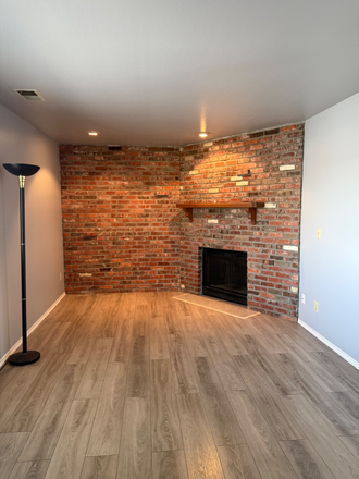 Living room - Beautiful 3 Bed 2.5 Bath Corner Unit Townhouse Near Anschutz