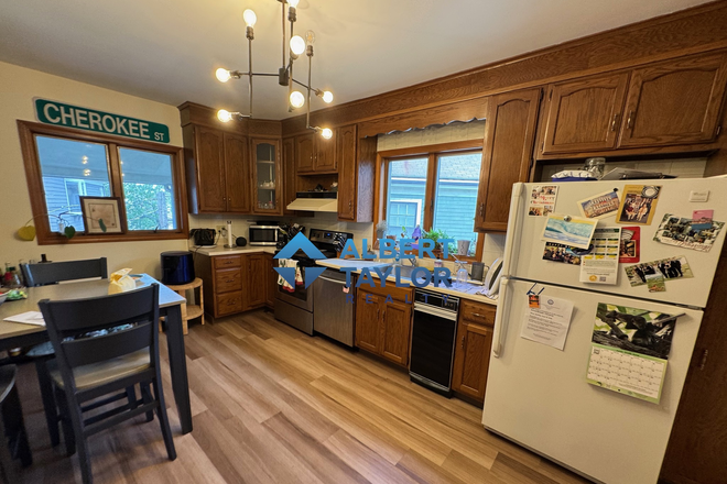 Kitchen - 4 bed 2 bath NO FEE!!