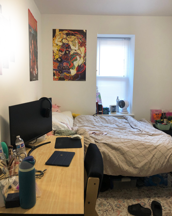 Bedroom - South Campus Commons 7 Apartments