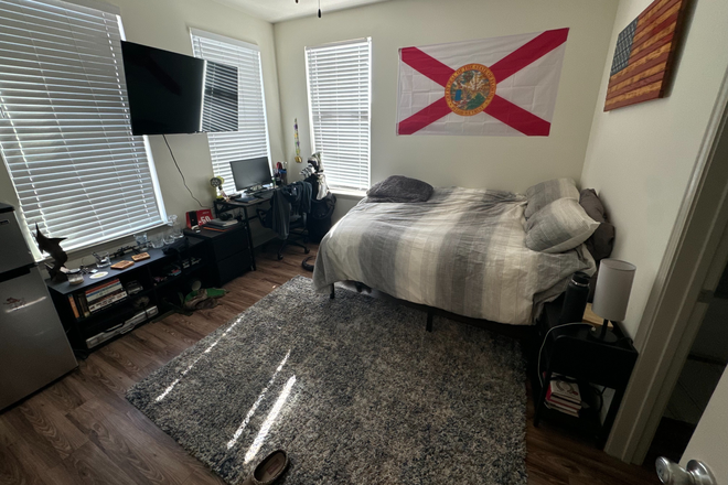 Bedroom - The Balcony Auburn, Townhome in the heart of downtown