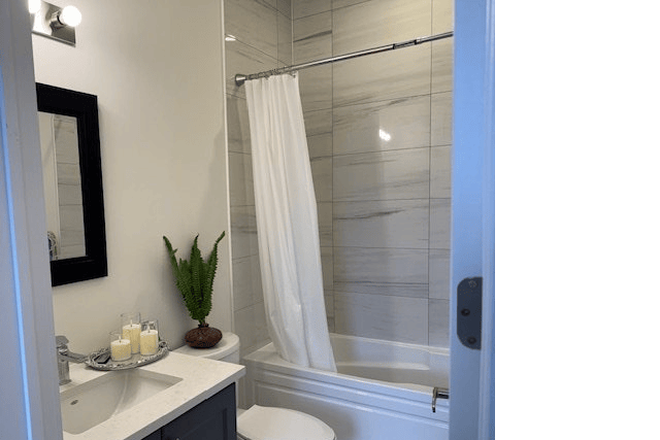 Private bathroom - Private Room in Shared Home | Ideal for Single Female | McRoberts Ave