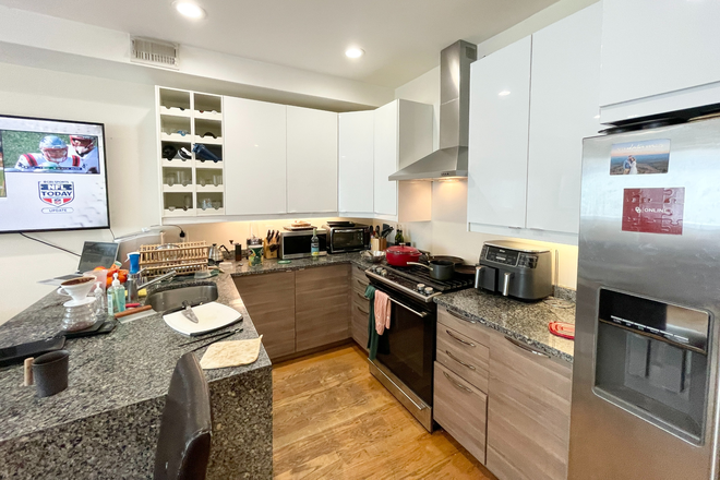 Kitchen - 6 Bed 2.5 Bath No Brokers Fee