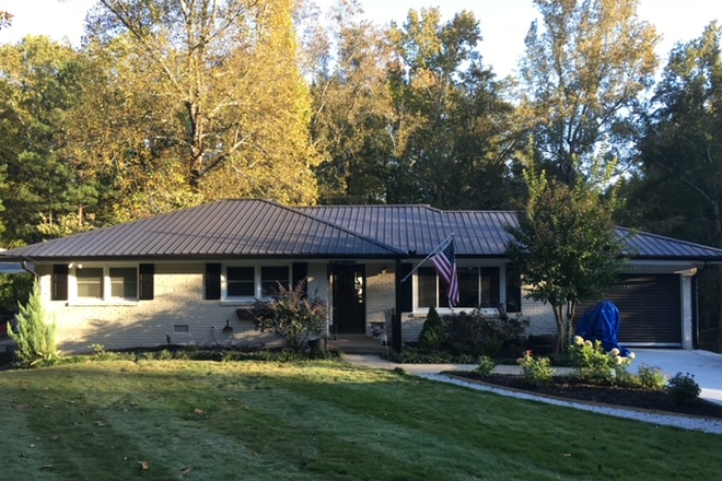 Front of House - Charming 2 Bdrm | 2Bth | Office |Triplex House In Decatur | Oakhurst | East Lake Area