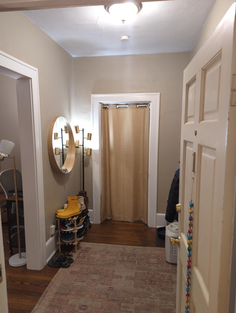 entry - 1 Bedroom Apt in Old Southwest Roanoke