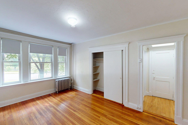 Bedroom-LIVINGROOM - FENWAY STUDIO BOYLSTON ST NOVEMBER 1ST NO FEE A MUST SEE