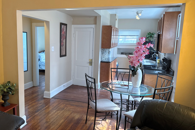 Open concept home - 5-Min Walk to UC | Limited-Time Pricing | Spacious 4–5BR Home