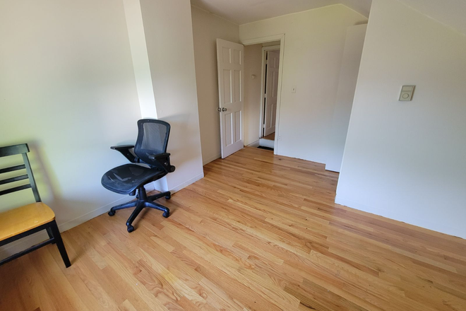 3rd Floor Bedroom 2 (Old) - Newly Remodeled Apartment in Waltham, 2 Rooms Available