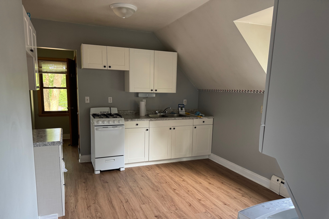 Kitchen - view 1 - Lovely 2 Bedroom+Office upper duplex, NE Mpls (Owner Occupied) Duplex