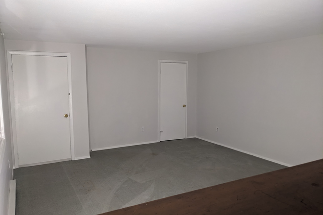 Living Room - White Oak Condominiums