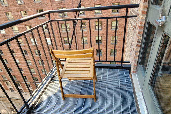 Balcony - 6 E Monroe Street (women only) Condo
