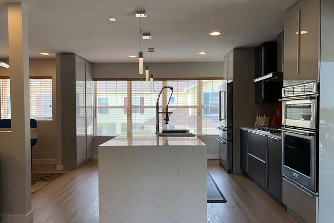 Kitchen Space - Wellman Creek Condo next to East Campus