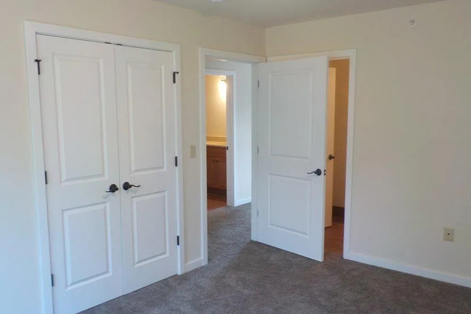 Bedroom - Sublease at 3-bedroom, 3.5-bathroom townhouse