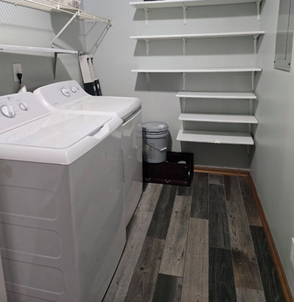 Laundry Room - Cozy home on Cul-de-sac