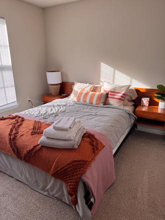 Furnished Bedroom - Furnished 1BR in 2BR 2.5BTH available for short term rentals