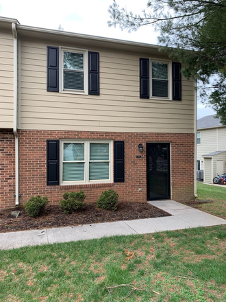 - 3 Bedroom 2.5 Bath Townhouse