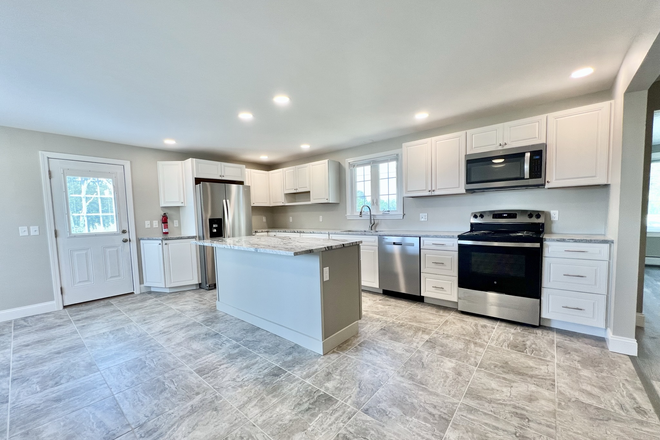 Kitchen - 110 East Street House