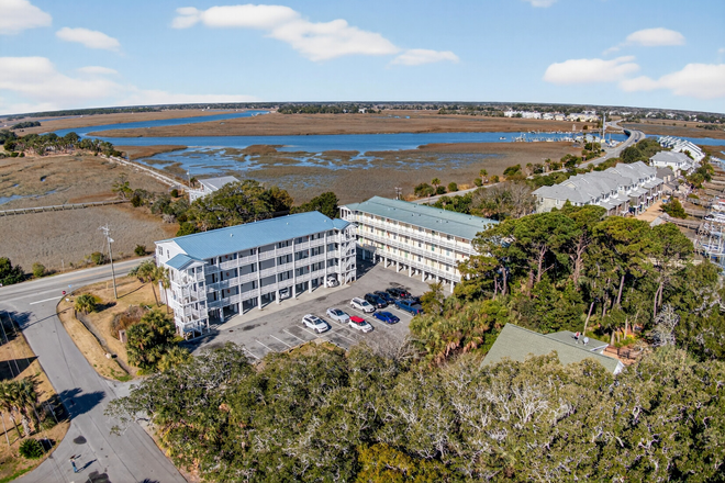 Palmetto's at Folly Condo - 2 bed/2 bath, large balcony, marsh views, water included