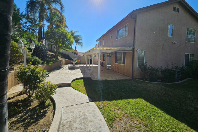 Beautiful good sized backyard - 4BR/3BA Home Near UCR - Perfect for Roommates - $3,350/Month