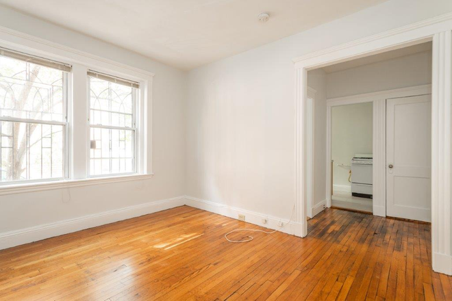 Living - Studio No Brokers Fee!!! (Mission Hill) Apartments