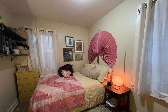 Bedroom - RENT FLEXIBLE Charming Apartment Right Next To Campus!
